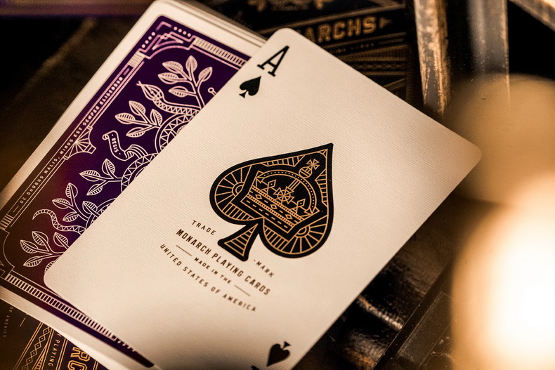 Purple Monarch Playing Cards b - огляд і ціна Board Game Recommendation