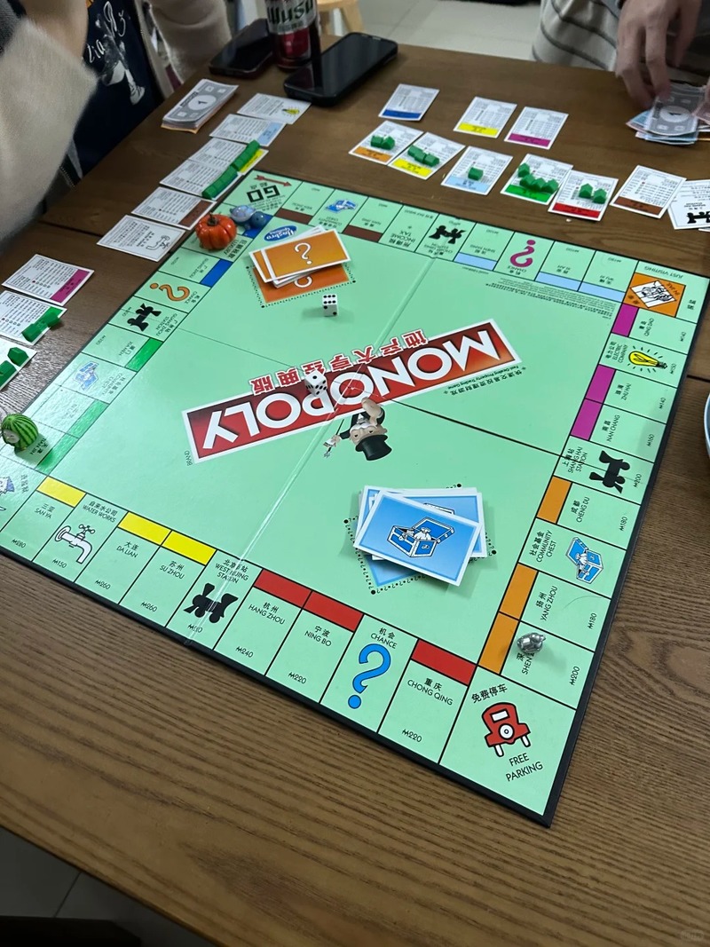 Hasbro Monopoly Classic Real S - огляд і ціна Board Game Monopoly